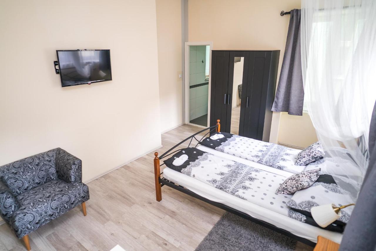 Boutique Hostel Kings N' Queens زغرب المظهر الخارجي الصورة